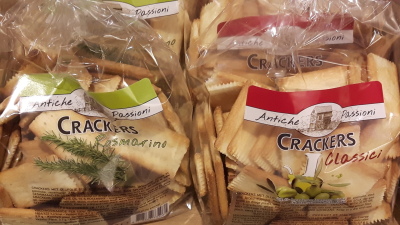 Italiaanse crackers met olijfolie